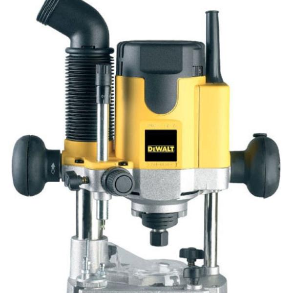 Dewalt 12mm Mid Size Plunge Router + Kitbox DW622K-GB